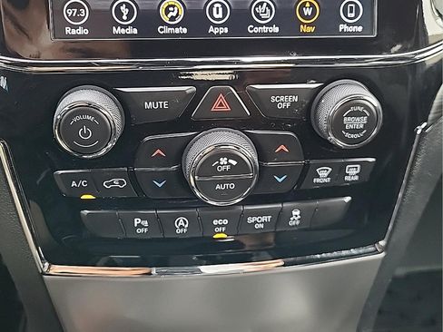 Used 2019 Jeep Grand Cherokee Altitude AWD/4WD image 26