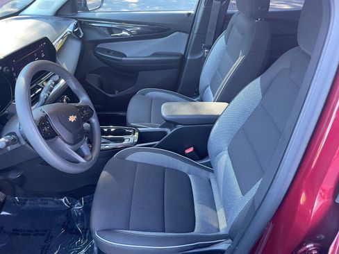 Used 2025 Chevrolet TrailBlazer LT image 23