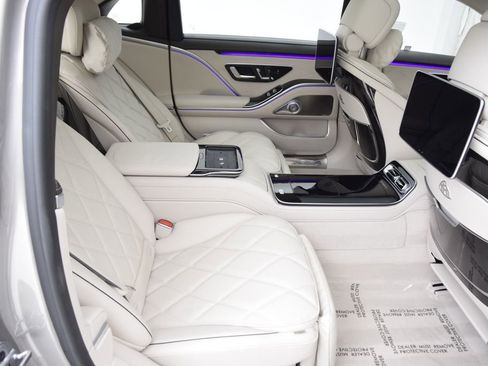 Used 2024 Mercedes-Benz Maybach S 580 4MATIC image 19