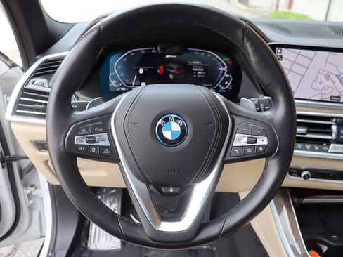 Used 2022 BMW X5 xDrive45e AWD/4WD image 27