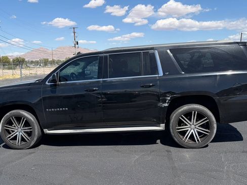Used 2015 Chevrolet Suburban LT w/ Luxury Package RWD image 2