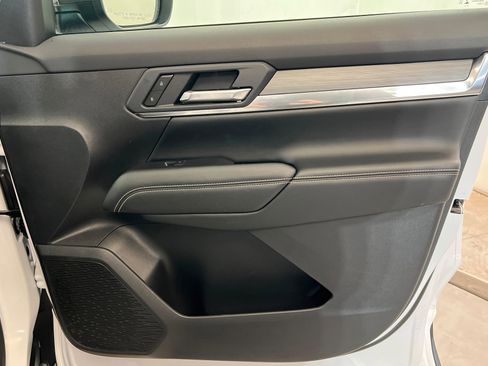 Used 2026 GMC Terrain Elevation image 24