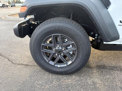 New 2026 Jeep Gladiator Sport image 14