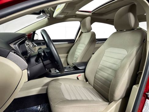 Used 2019 Ford Fusion SE image 24