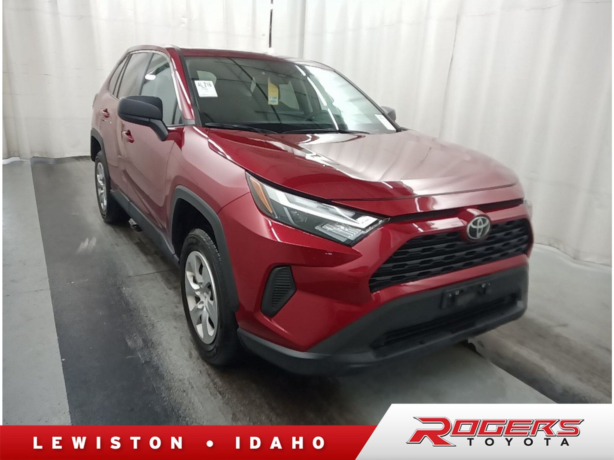 Used 2025 Toyota RAV4 LE AWD/4WD image 1