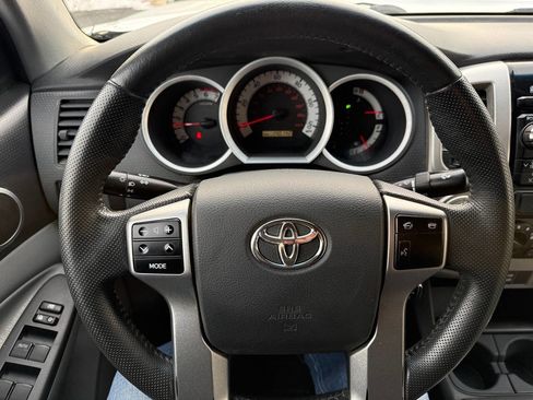 Used 2012 Toyota Tacoma 4x4 Double Cab w/ SR5 Pkg image 11