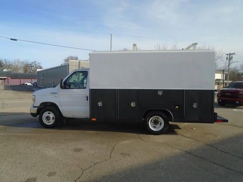Used 2015 Ford E-350 and Econoline 350 Super Duty w/ Power Windows & Locks Group image 6