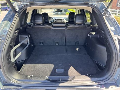 Used 2014 Jeep Cherokee Trailhawk w/ Comfort/Convenience Group AWD/4WD image 11