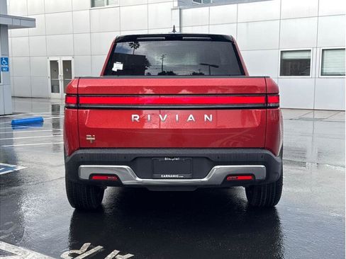 Used 2022 Rivian R1T Adventure image 6