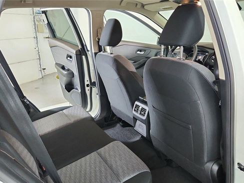 Certified 2023 Nissan Rogue SV image 24