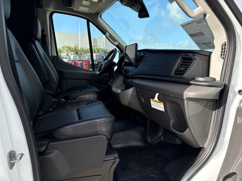New 2026 Ford Transit 250 148 Medium Roof RWD image 22