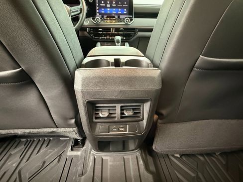 Certified 2024 Chevrolet Colorado Z71 w/ Z71 Convenience Package 2 image 27