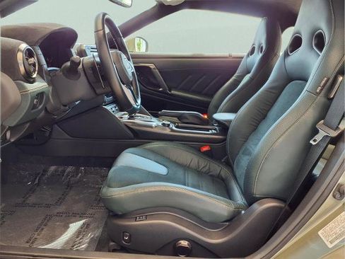 Certified 2024 Nissan GT-R w/ Floor Mat Package AWD/4WD image 14