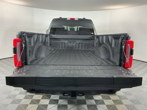 Certified 2025 Ford F450 Platinum w/ FX4 Off-Road Package image 7