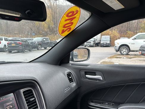 Used 2016 Dodge Charger SXT w/ AWD Plus Group image 24