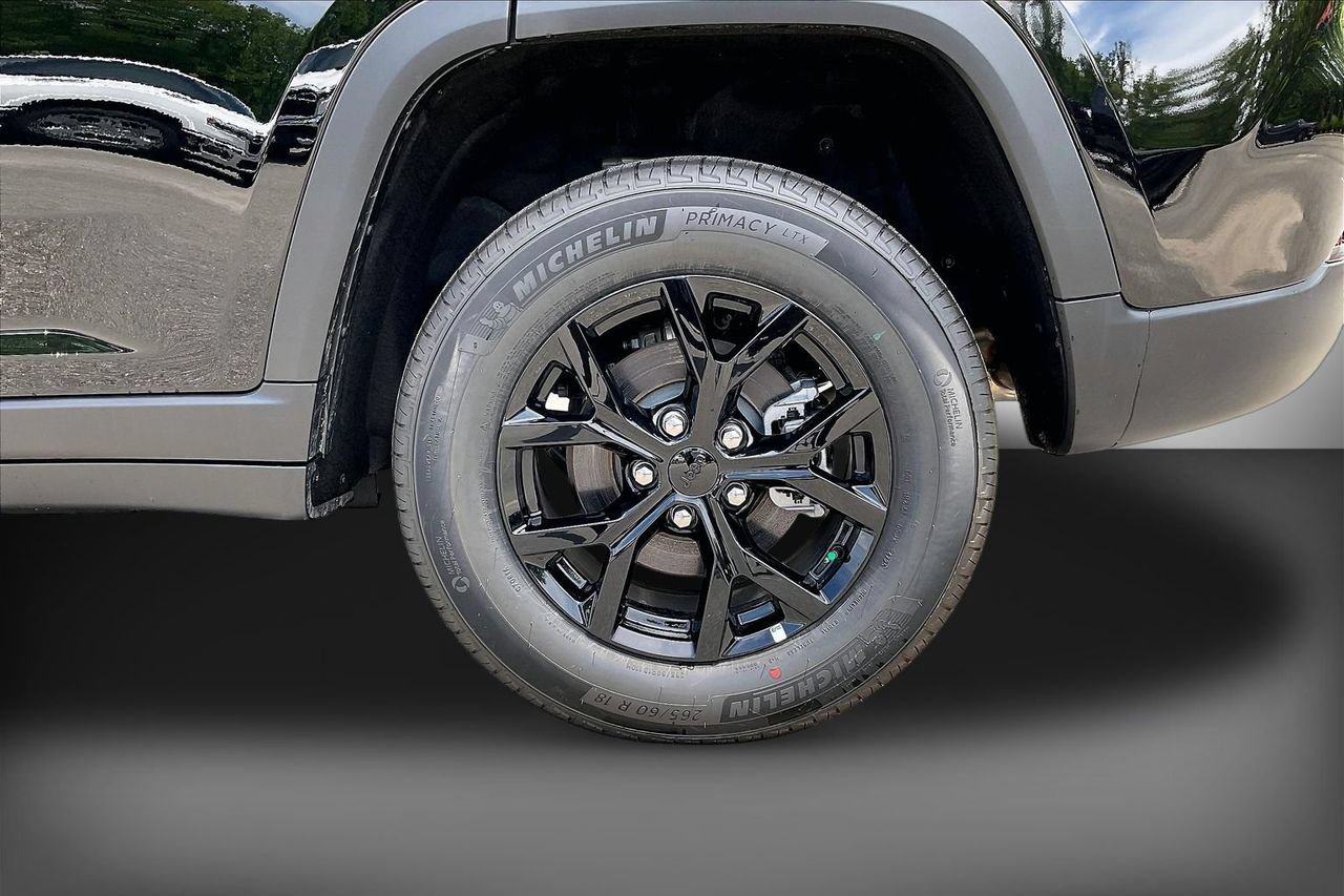 New 2026 Jeep Grand Cherokee Altitude AWD/4WD image 29