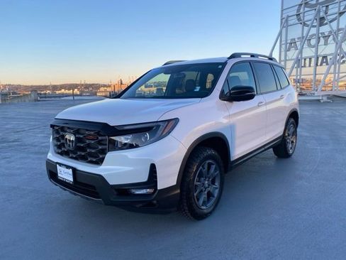 Used 2024 Honda Passport TrailSport image 9