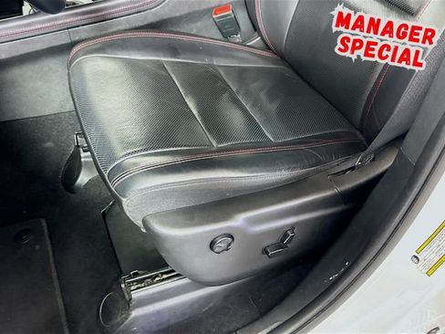 Used 2024 Dodge Durango GT RWD image 21