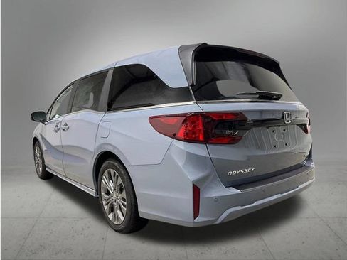 New 2026 Honda Odyssey Touring image 3