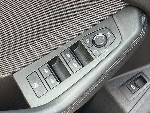 Used 2026 BMW M235i xDrive w/ Technology Package AWD/4WD image 24