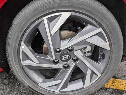 Used 2025 Hyundai Elantra SEL image 27