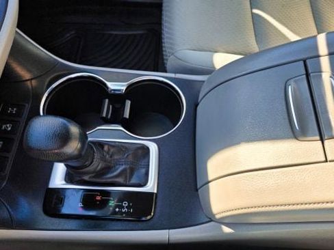 Used 2016 Toyota Highlander LE image 23