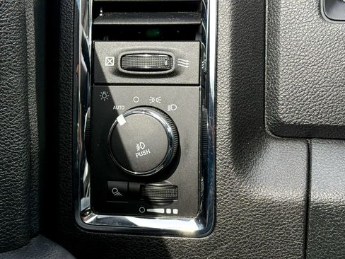 Used 2017 RAM 1500 Laramie w/ Convenience Group AWD/4WD image 28