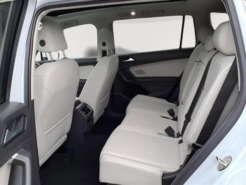 New 2025 Jeep Grand Cherokee Altitude image 18