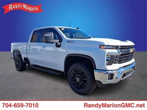 Used 2025 Chevrolet Silverado 2500 LT w/ All Star Edition image 2