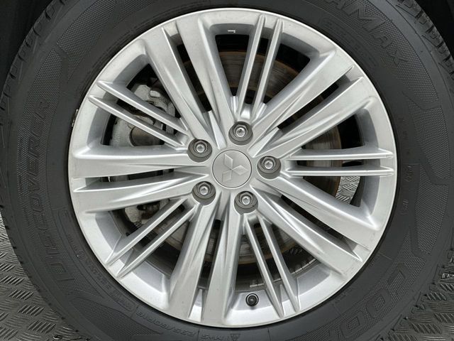 Used 2023 Mitsubishi Outlander ES AWD/4WD image 12