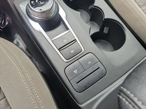 Used 2022 Ford Escape SE FWD image 27