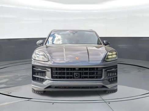 Certified 2025 Porsche Cayenne GTS AWD/4WD image 7