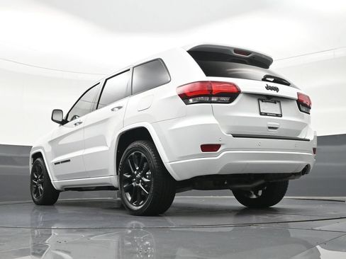 Used 2021 Jeep Grand Cherokee Laredo X RWD image 30