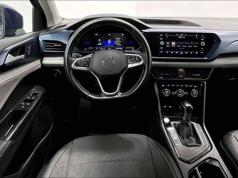 Used 2024 Volkswagen Taos SE image 7