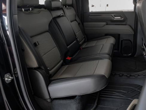 Used 2025 Chevrolet Silverado 2500 ZR2 w/ Technology Package AWD/4WD image 33