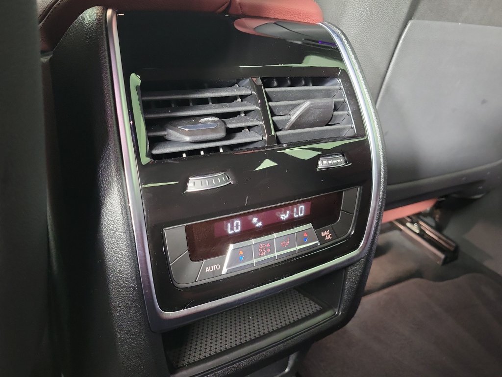Used 2020 BMW X6 M50i AWD/4WD image 16