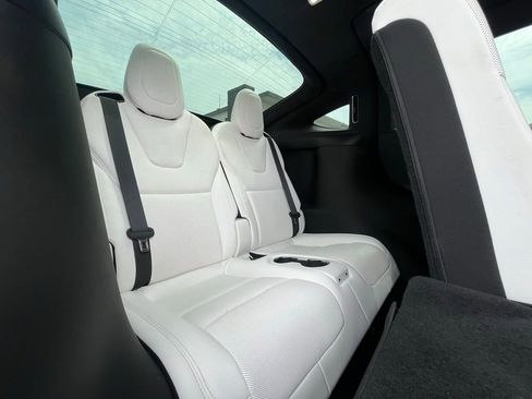 Used 2023 Tesla Model X image 18