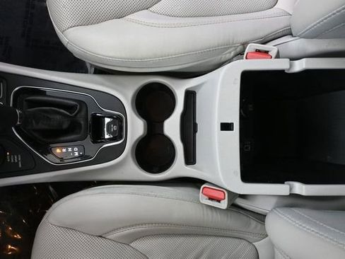 Used 2019 Jeep Cherokee Limited w/ Trailer Tow Group image 36