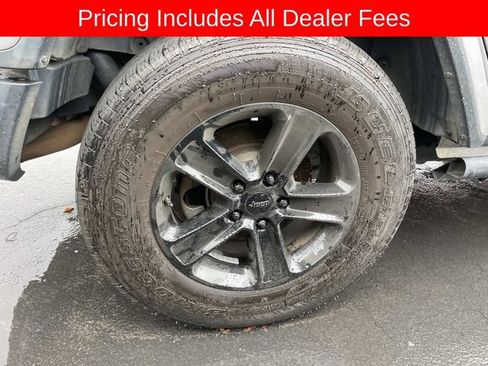 Used 2019 Jeep Wrangler Unlimited Sahara w/ Safety Group AWD/4WD image 8