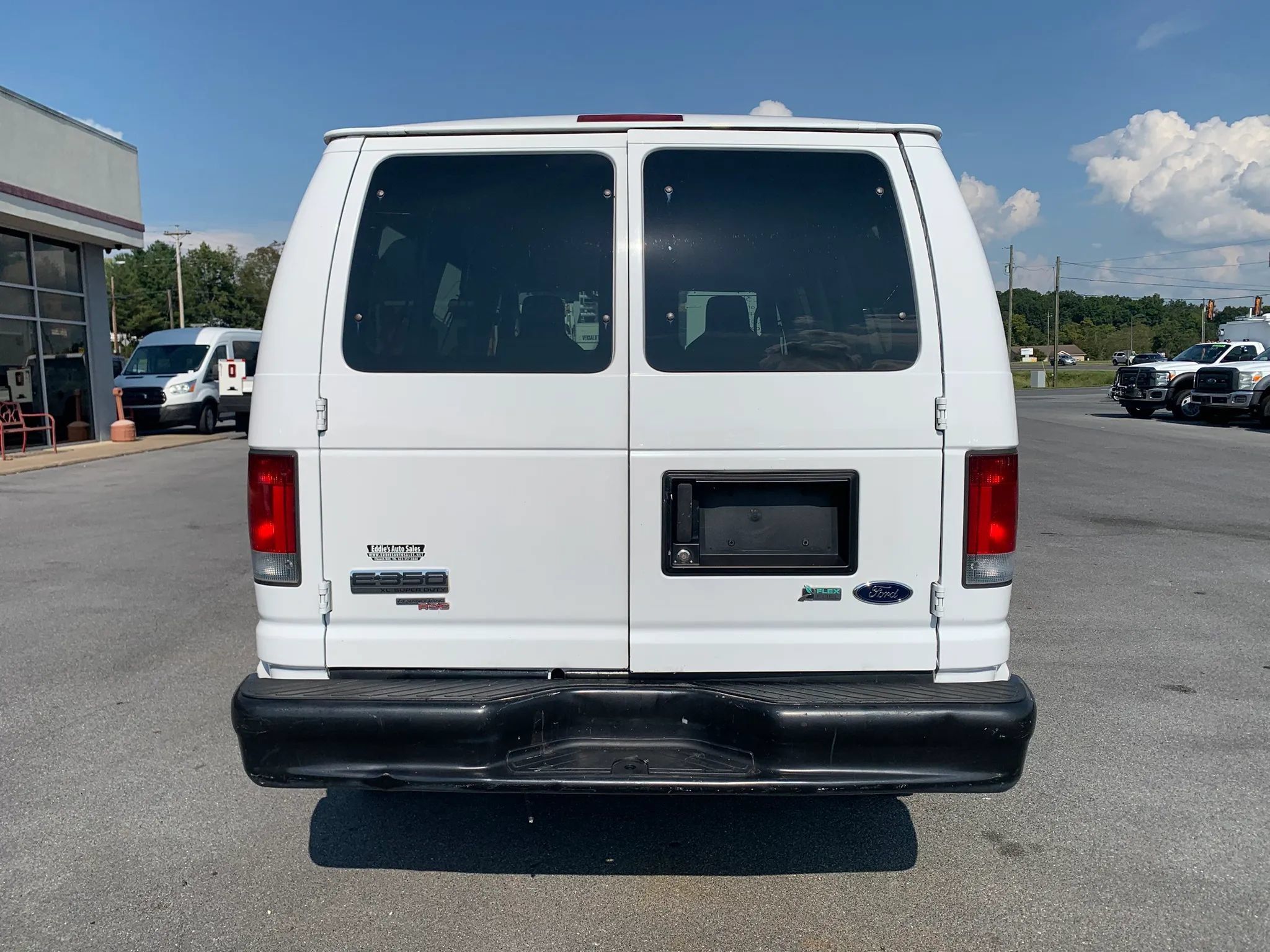 Used 2011 Ford E-350 and Econoline 350 XL w/ Interior Upgrade Pkg RWD image 6
