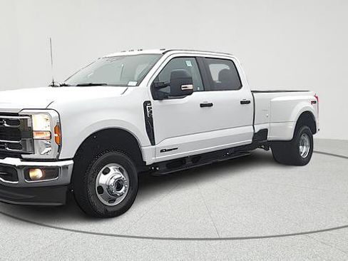 New 2026 Ford F350 XLT image 3