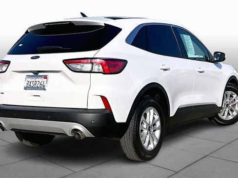 Used 2021 Ford Escape SE image 12