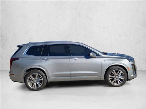 Used 2024 Cadillac XT6 Premium Luxury w/ Technology Package image 4