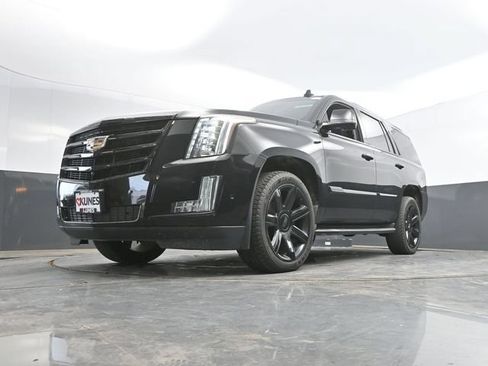Used 2017 Cadillac Escalade Luxury AWD/4WD image 50