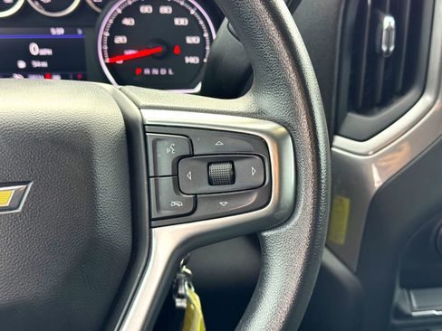 Used 2022 Chevrolet Silverado 2500 Custom w/ Custom Value Package image 22