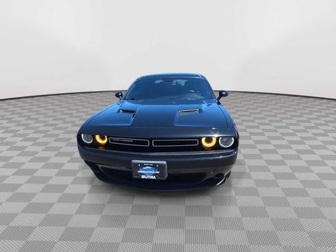 Used 2020 Dodge Challenger SXT RWD image 3