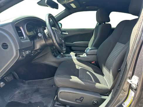Used 2018 Dodge Charger GT w/ Blacktop Package image 9