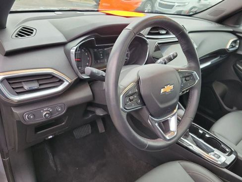 Used 2023 Chevrolet TrailBlazer ACTIV w/ Sun and Liftgate Package image 9