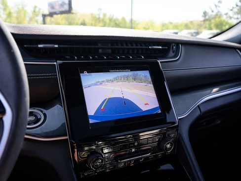 Used 2023 Jeep Grand Cherokee L Laredo image 26