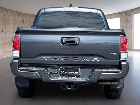 Used 2022 Toyota Tacoma TRD Sport w/ Technology Package image 6